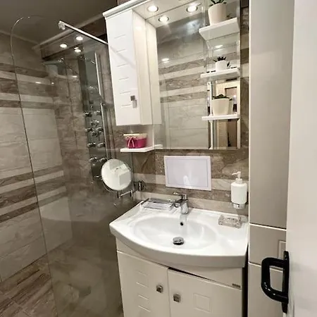 Apartamento луксозен в сърцето на *